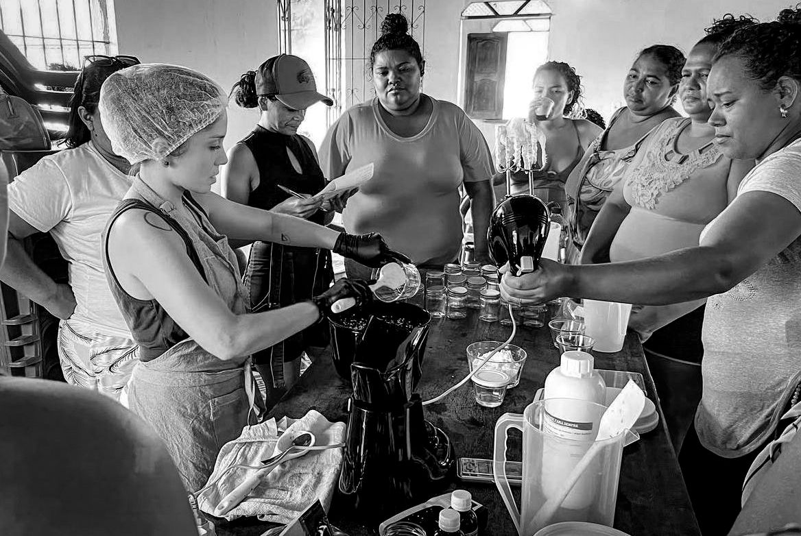 Oficina de Saboaria para mulheres de comunidades amazônicas
